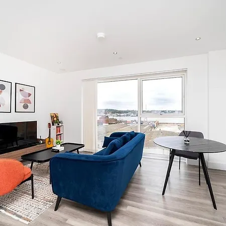 Deluxe Double Bed In Shared Apt Near Canary Wharf, City Airport & O2 Arena With Thames View London Exterior foto