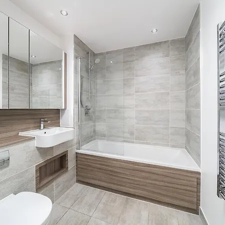 Deluxe Double Bed In Shared Apt Near Canary Wharf, City Airport & O2 Arena With Thames View London Exterior foto